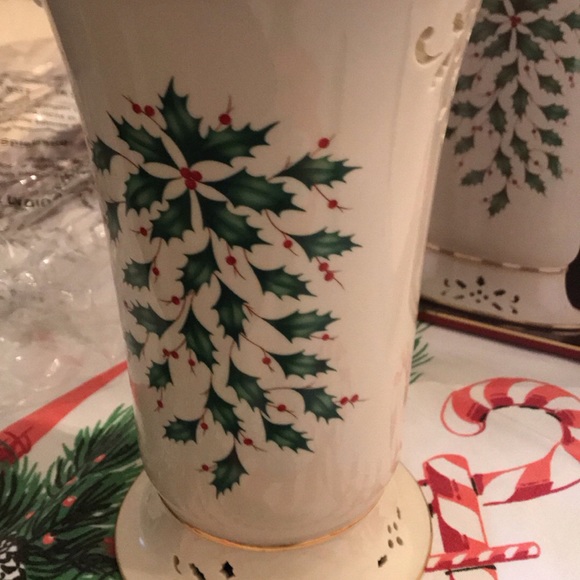 Lenox Holly Vase - Picture 3 of 5